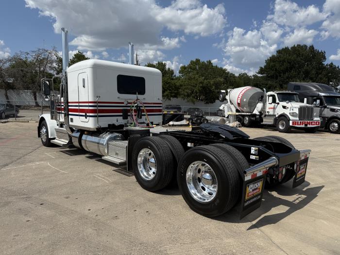 2027 Peterbilt 589-6