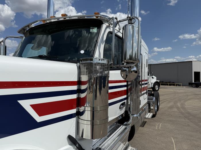 2027 Peterbilt 589-14