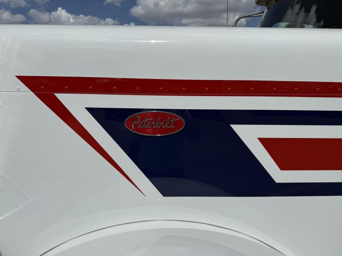 2027 Peterbilt 589-15