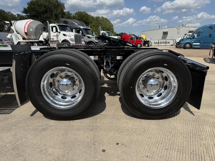 2027 Peterbilt 589-17
