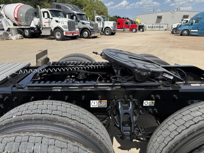 2027 Peterbilt 589-20