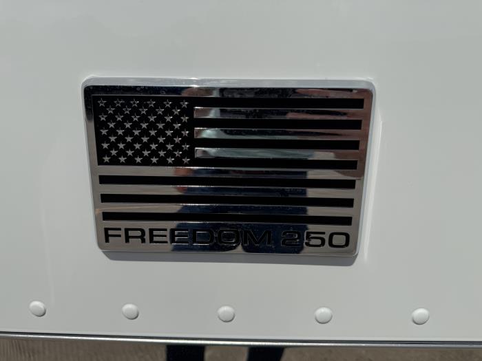 2027 Peterbilt 589-26