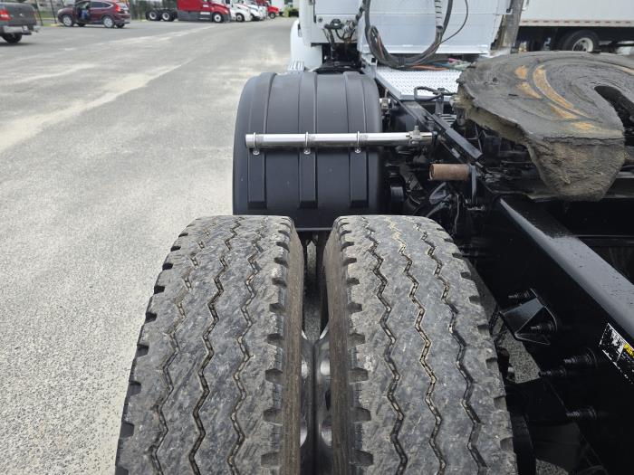 2019 Peterbilt 567-27
