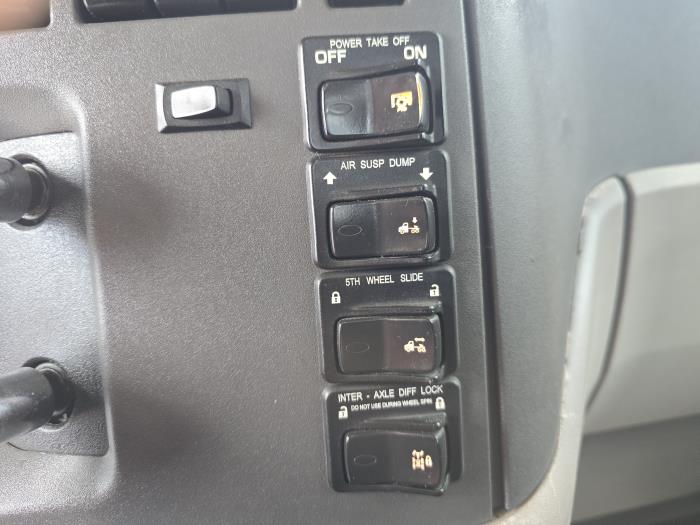 2019 Peterbilt 567-16