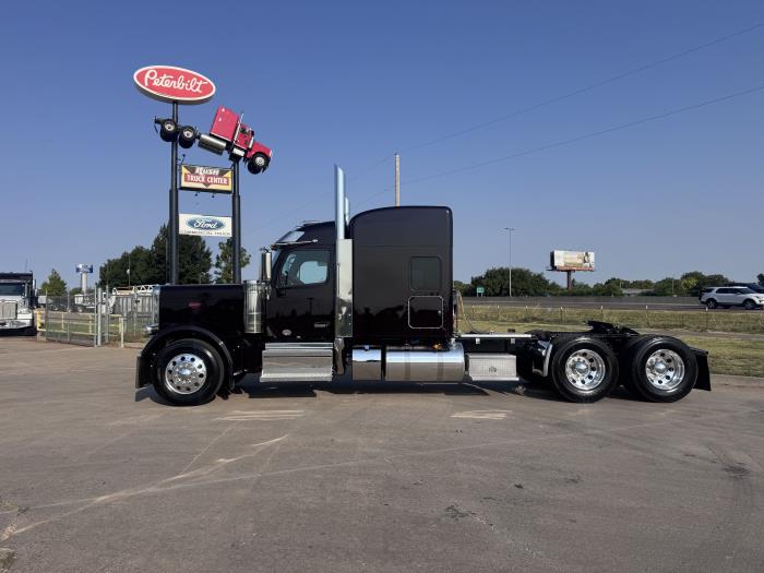 2027 Peterbilt 589-2