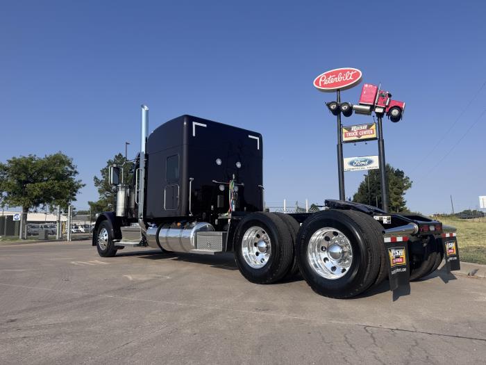 2027 Peterbilt 589-3