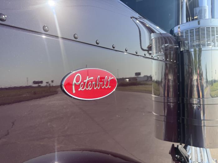 2027 Peterbilt 589-10
