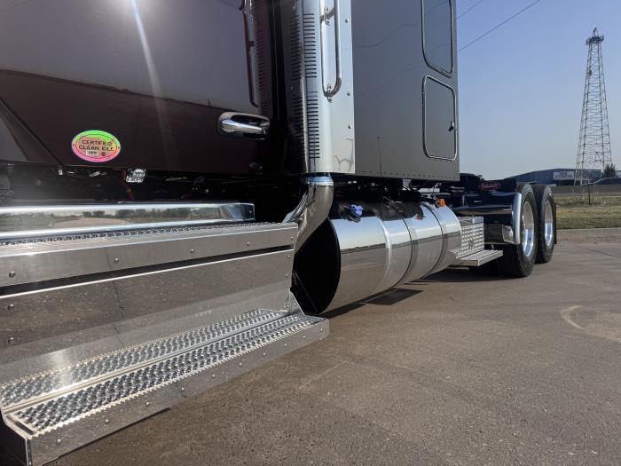2027 Peterbilt 589-11