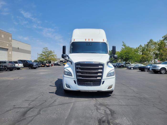 2023 Freightliner Cascadia-1