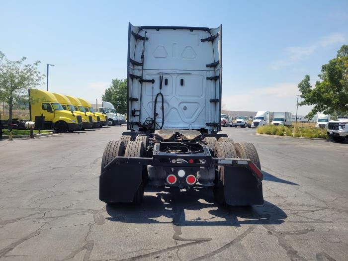 2023 Freightliner Cascadia-3