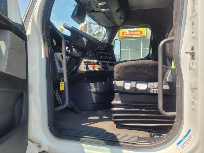 2023 Freightliner Cascadia-10