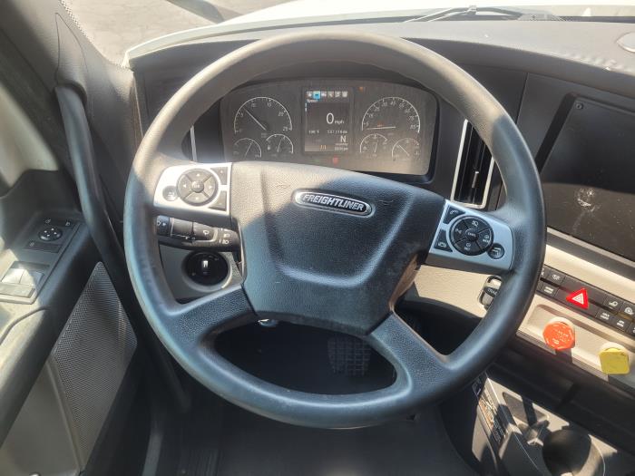 2023 Freightliner Cascadia-13
