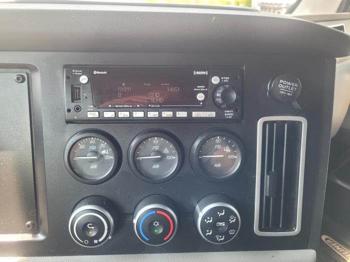 2023 Freightliner Cascadia-17