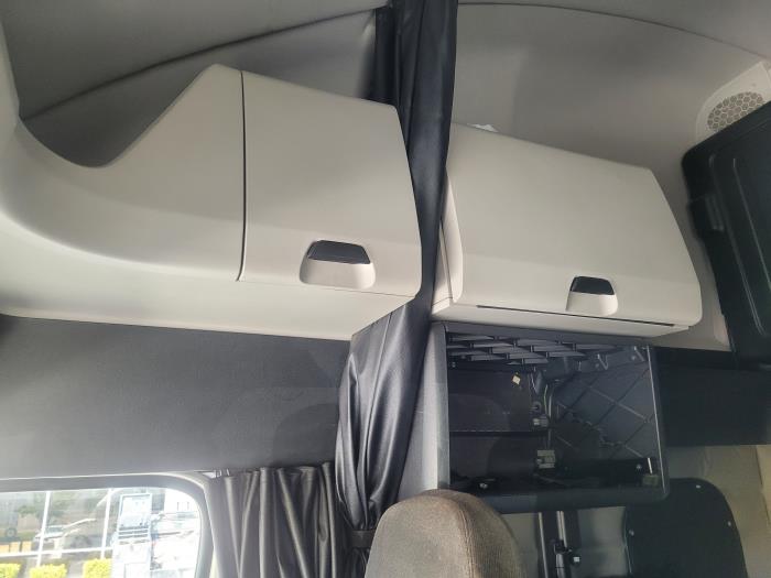 2023 Freightliner Cascadia-24