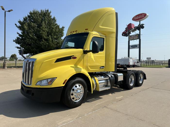 2023 Peterbilt 579-0