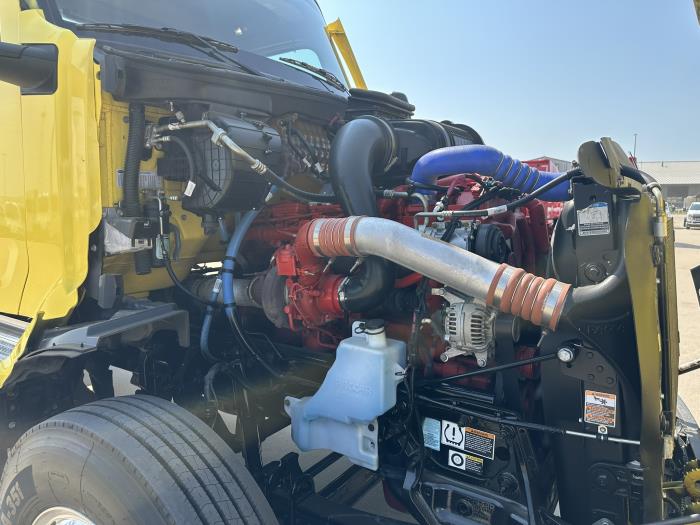 2023 Peterbilt 579-10