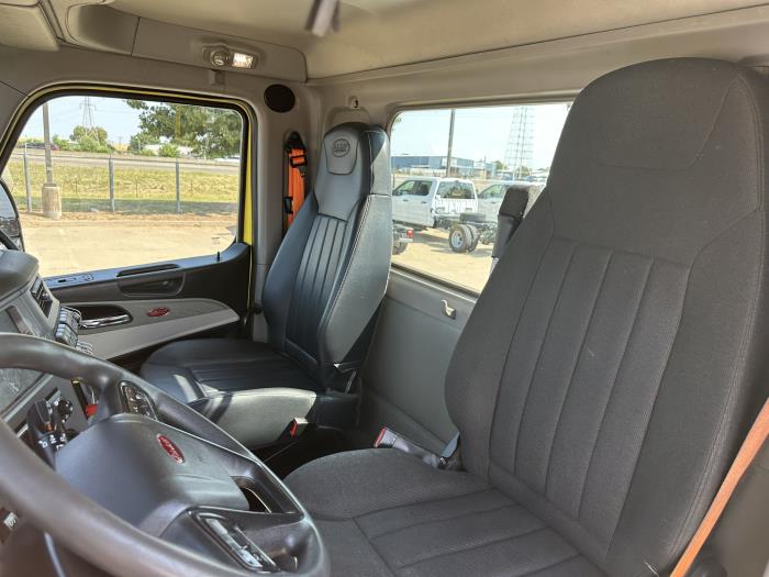2023 Peterbilt 579-8