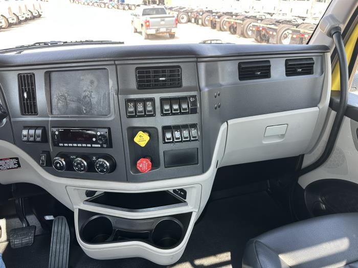 2023 Peterbilt 579-7