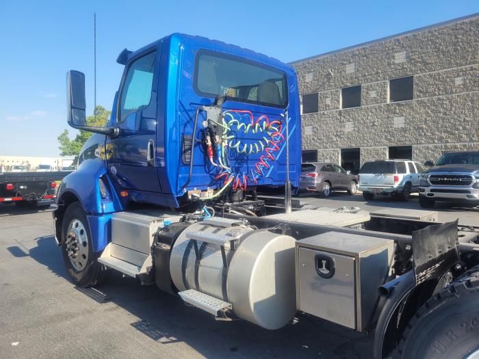 2021 International LT625-4