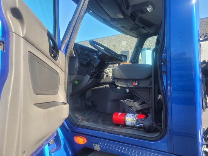 2021 International LT625-10