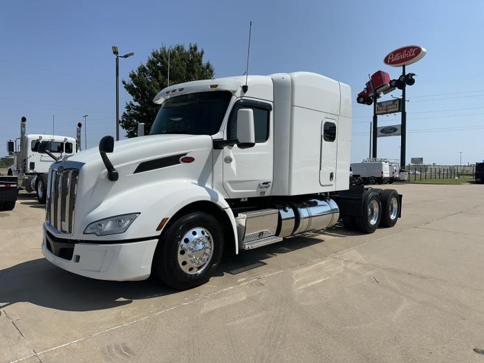 2022 Peterbilt 579-2