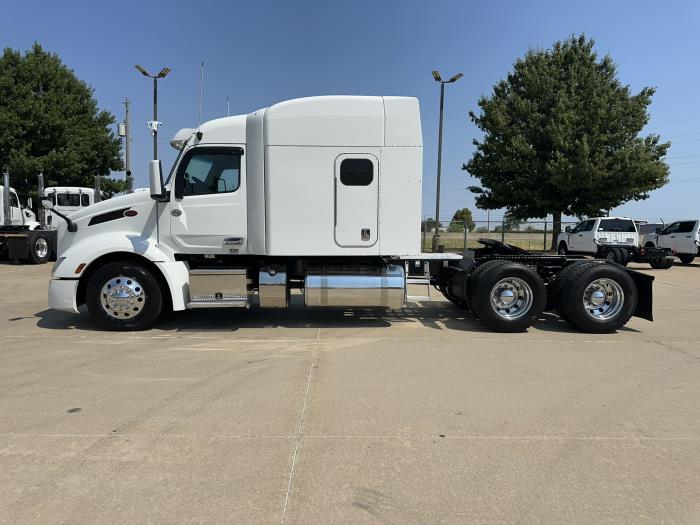 2022 Peterbilt 579-7