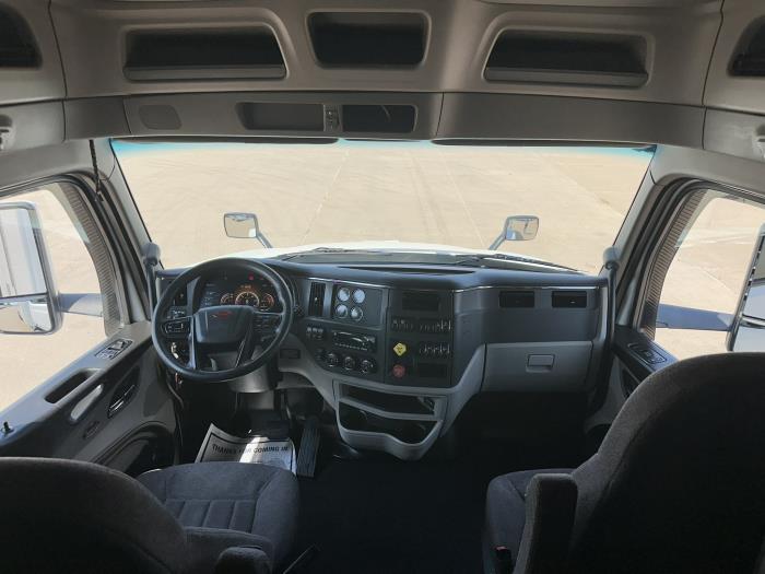 2022 Peterbilt 579-11