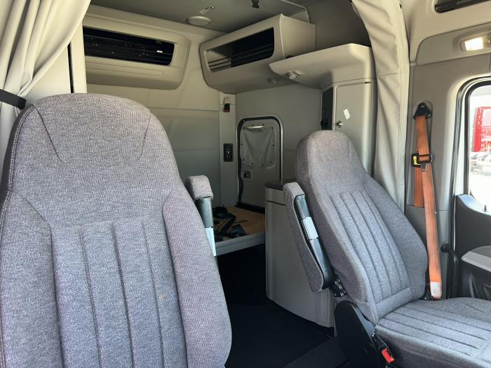 2022 Peterbilt 579-13