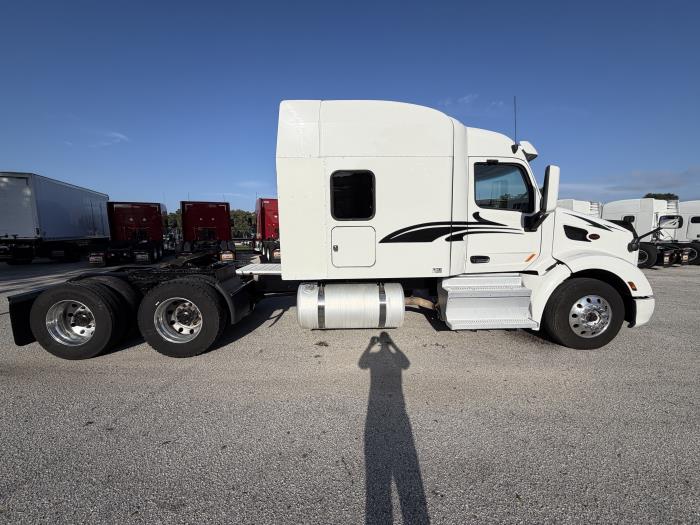 2022 Peterbilt 579-7