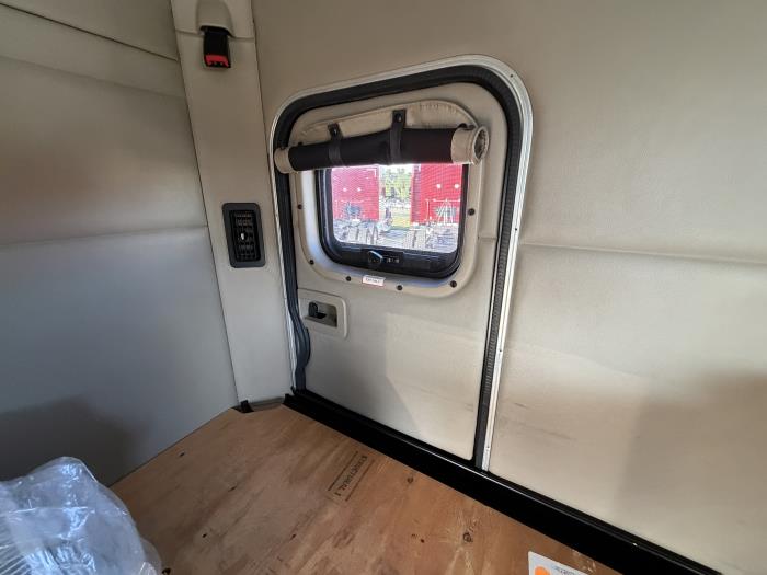 2022 Peterbilt 579-10