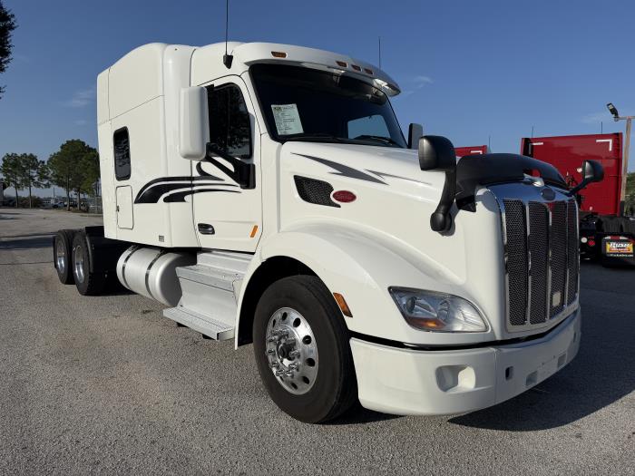 2022 Peterbilt 579-5