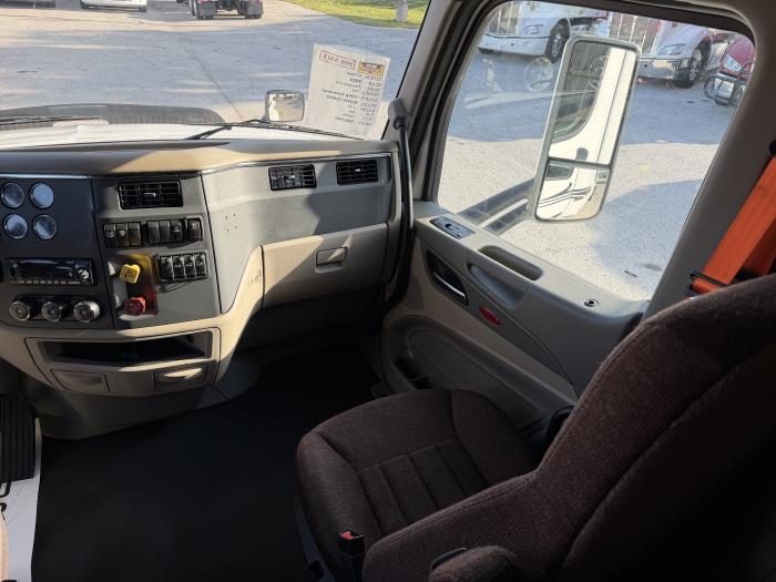 2022 Peterbilt 579-12