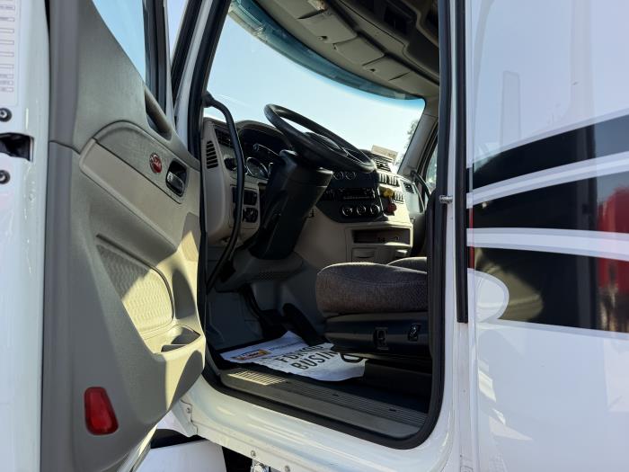 2022 Peterbilt 579-17