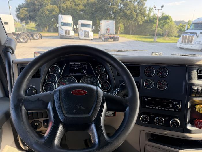 2022 Peterbilt 579-19
