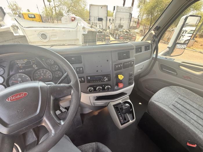2018 Peterbilt 579-10