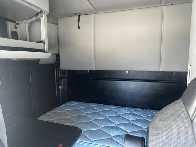 2022 Kenworth T680-2