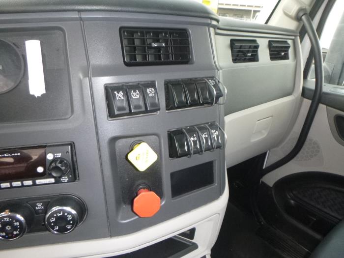 2023 Peterbilt 579-19