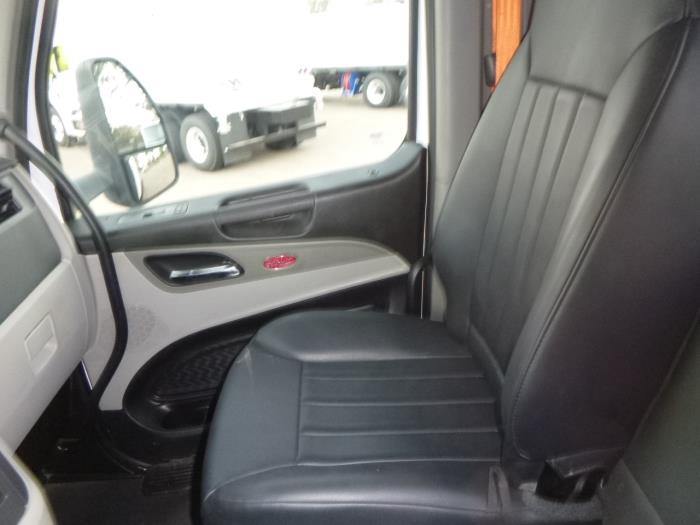 2023 Peterbilt 579-20