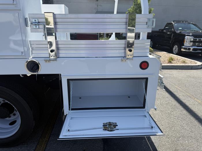 2026 Ford F-550-13