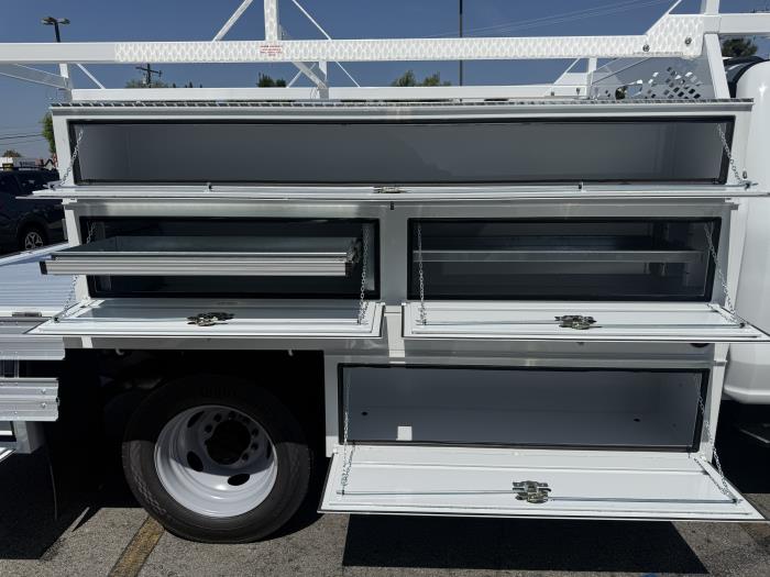 2026 Ford F-550-17