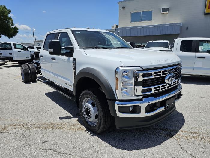 2026 Ford F-550-3