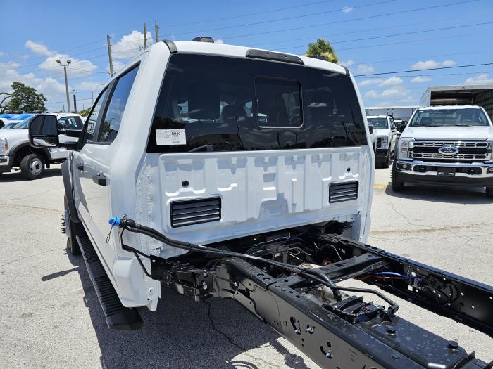 2026 Ford F-550-8