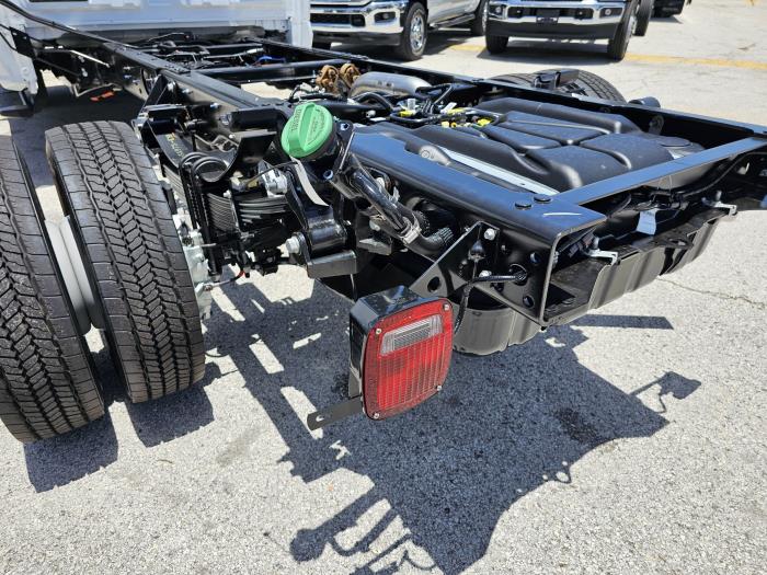 2026 Ford F-550-9