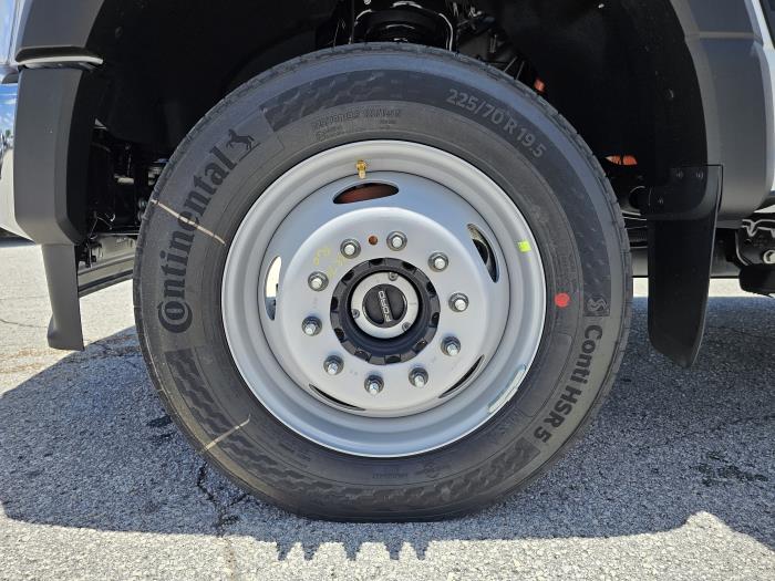 2026 Ford F-550-12