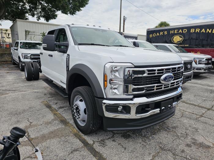 2026 Ford F-550-3