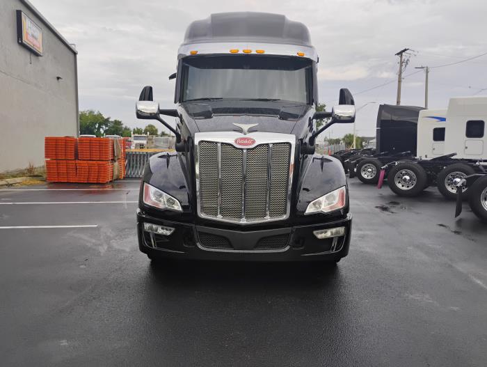 2023 Peterbilt 579-1