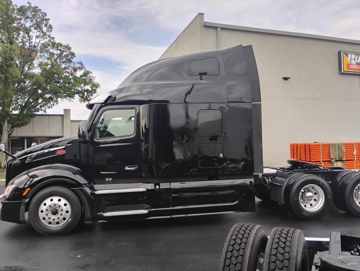 2023 Peterbilt 579-3