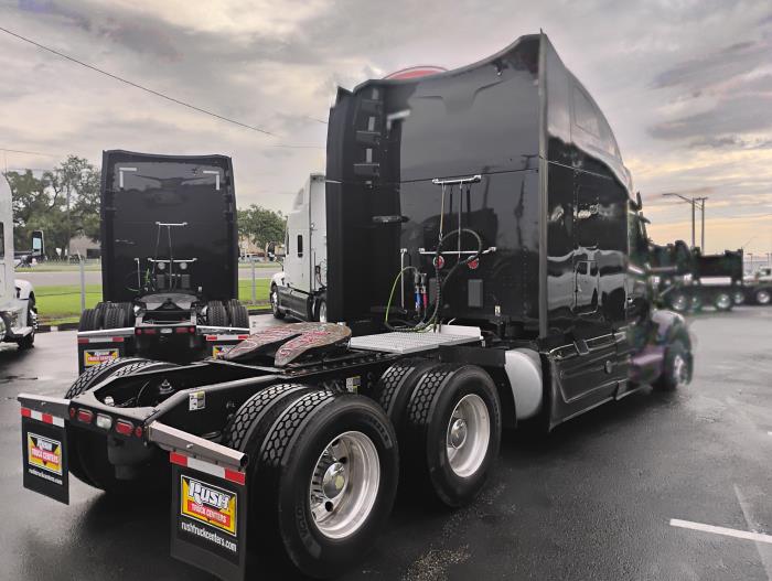 2023 Peterbilt 579-6