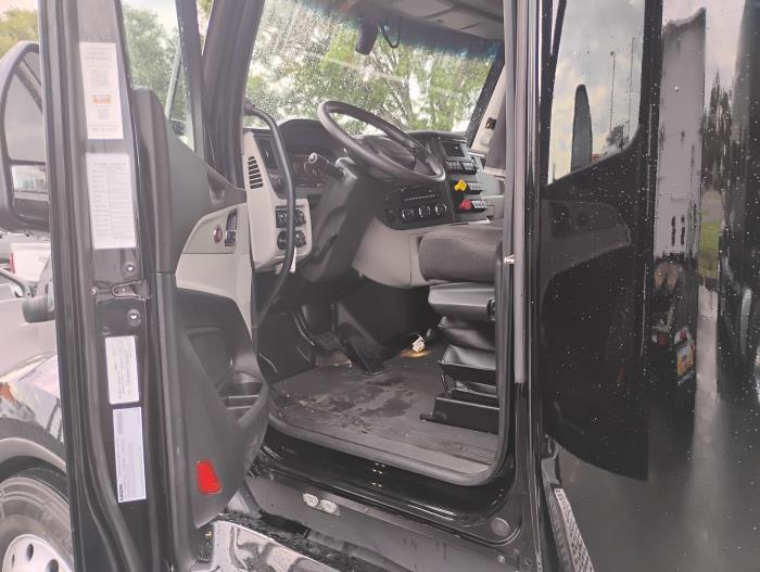 2023 Peterbilt 579-15