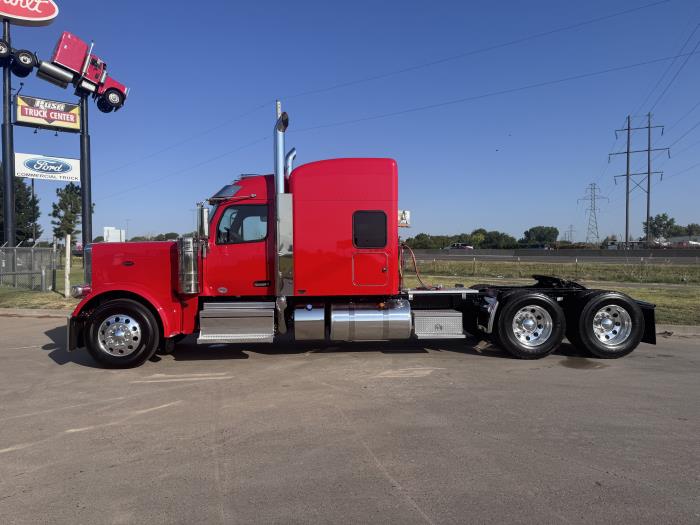 2027 Peterbilt 589-1